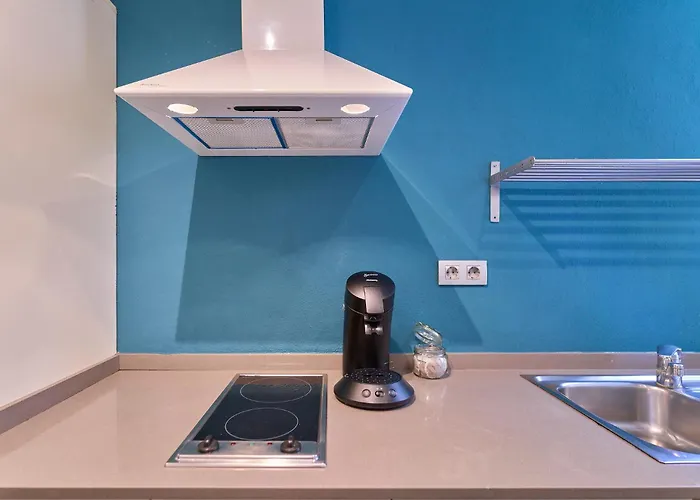 Liceu Apartments By Gaiarooms